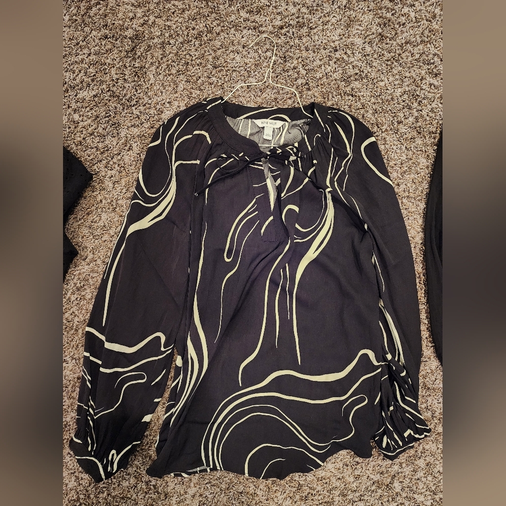 Brand New Women's Nine West V-Neck Black Spring Blouse, Large